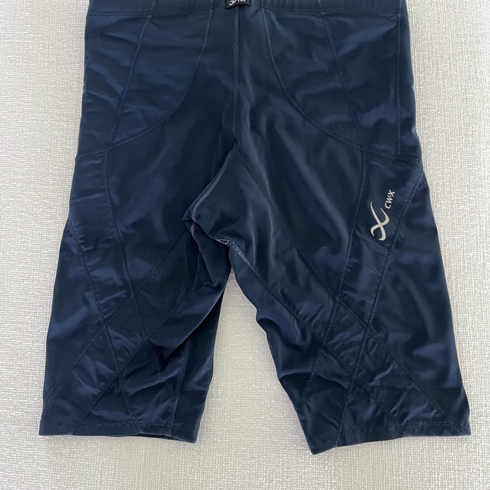 CW-X Stabilyx Ventilator Conpression Shorts in size XL - Picture 2 of 4